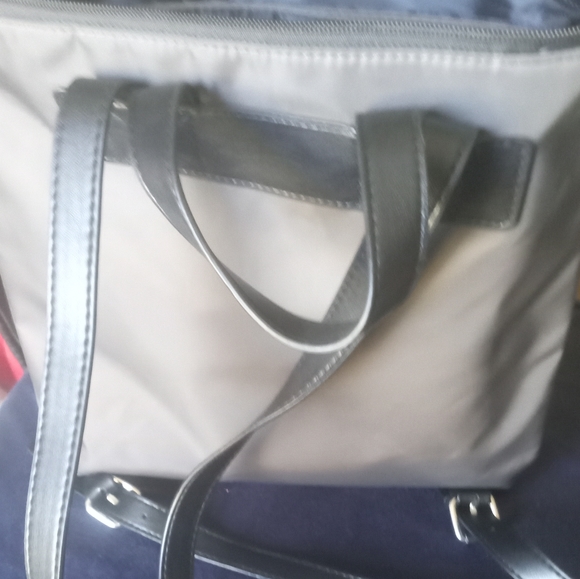 TAHARI Backpack - Picture 4 of 5